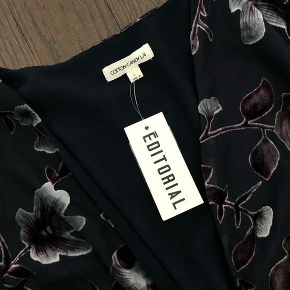 Editorial Cotton Candy LA Navy Blue Floral Romper - Picture 3 of 4